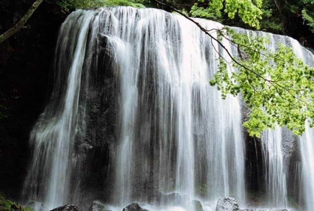 Thác Mây hoang sơ giữa rừng Xuân Sơn