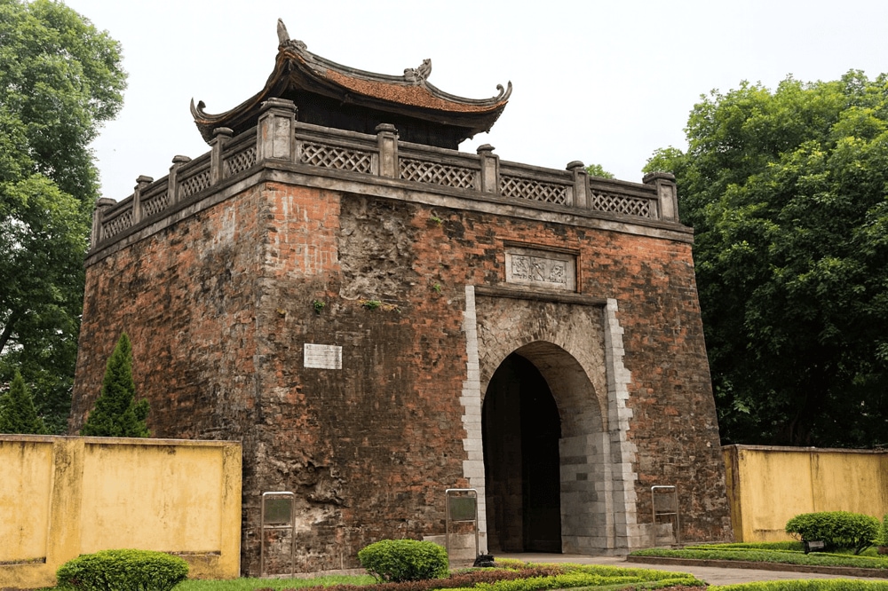 Cửa Bắc là cổng duy nhất còn sót lại của Hà Nội, nằm trên phố Phan Đình Phùng