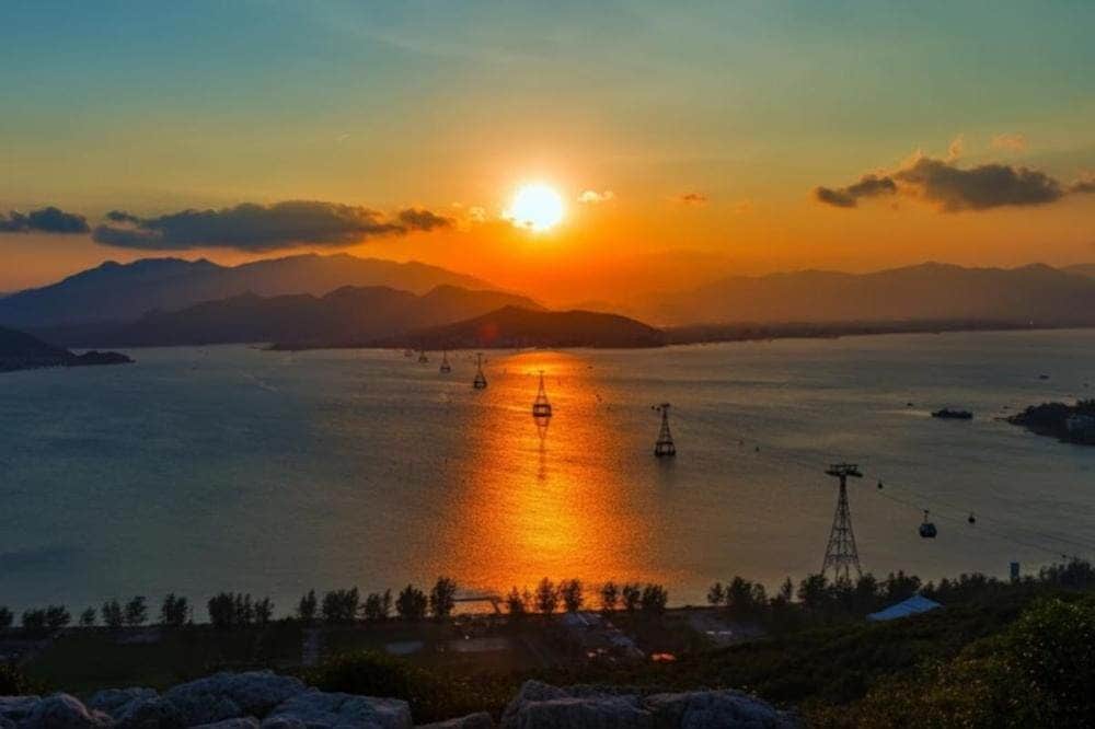 Trải nghiệm ngắm hoàng hôn trên biển.