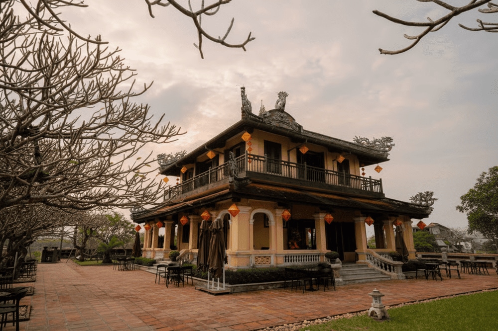 Quán cà phê Tứ Phương Vô Sự Lâu