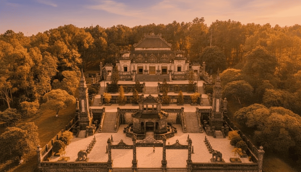 Lăng Khải Định là nơi thể hiện rõ tư duy thẩm mỹ, cá tính và quan điểm sống của vua Khải Định, vị vua có phần “Tây hóa” trong phong cách và cách nhìn nhận thời cuộc