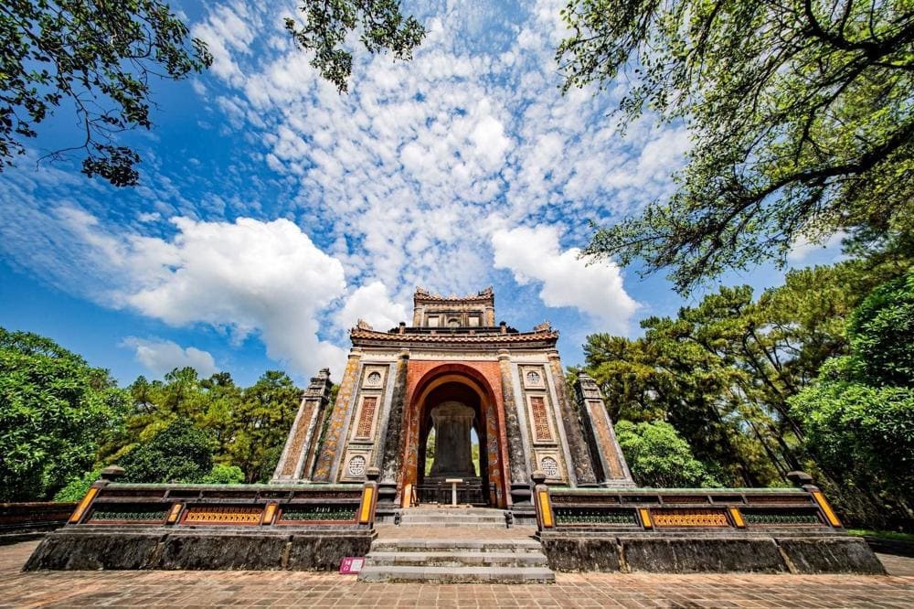 Bi Đình - nơi đặt tấm bia nặng 20 tấn khắc bài 