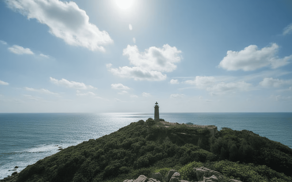 Mũi Điện Phú Yên là một trong những điểm đón bình minh đầu tiên trên đất liền của Tổ quốc