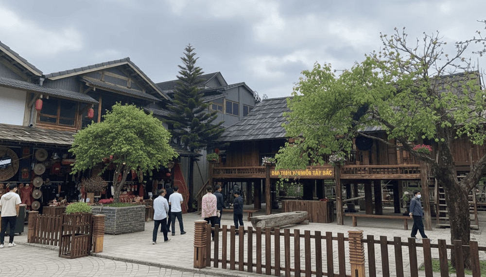 Phố đi bộ Mộc Châu như studio ngoài trời khi ở đâu cũng là góc chụp sống ảo đẹp.