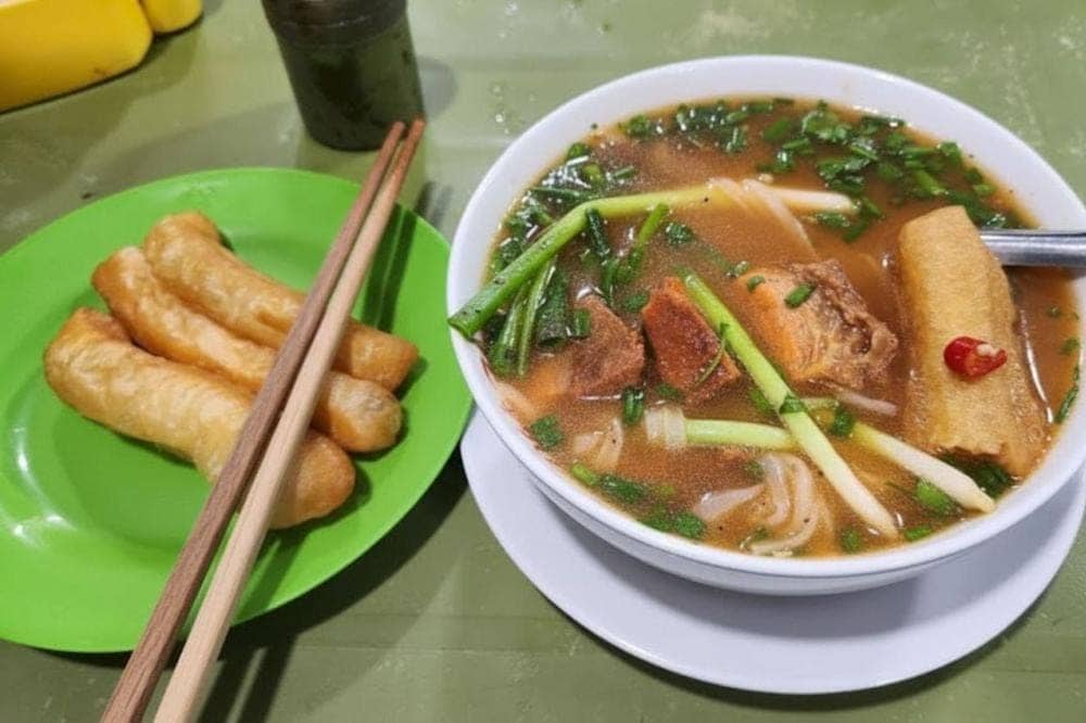 Phở sốt vang tại quán Phở Thật