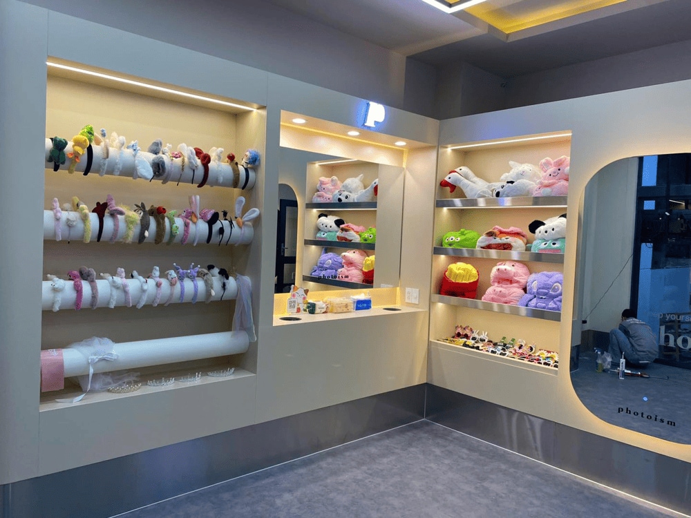 Không gian Photoism với thiết kế hiện đại, mang đến trải nghiệm chụp photobooth chuẩn Hàn Quốc tại Hà Nội (Nguồn: Photoism vn)