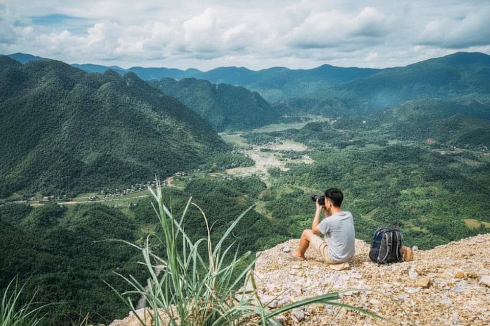 Đỉnh Pù Luông - cung đường trekking và săn mây siêu hấp dẫn.