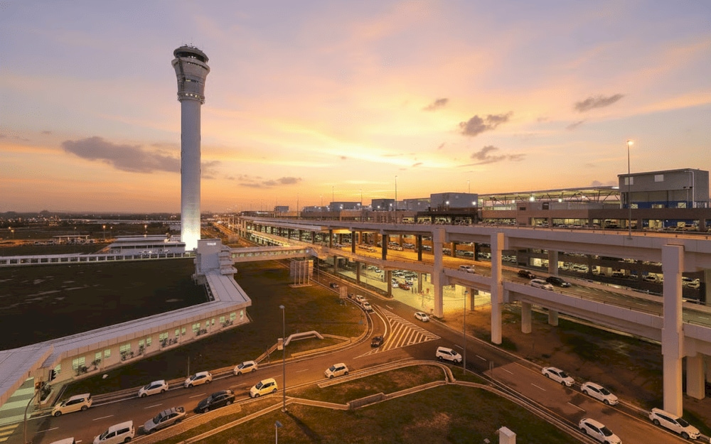 Hành khách có nhiều lựa chọn thuận tiện để di chuyển từ sân bay KLIA hoặc KLIA2 về các điểm trong thành phố