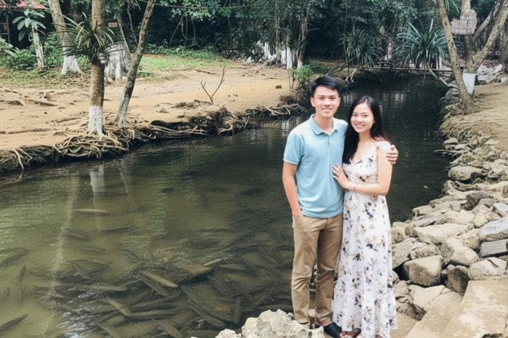 Suối cá thần Cẩm Lương là điểm check in của nhiều bạn trẻ