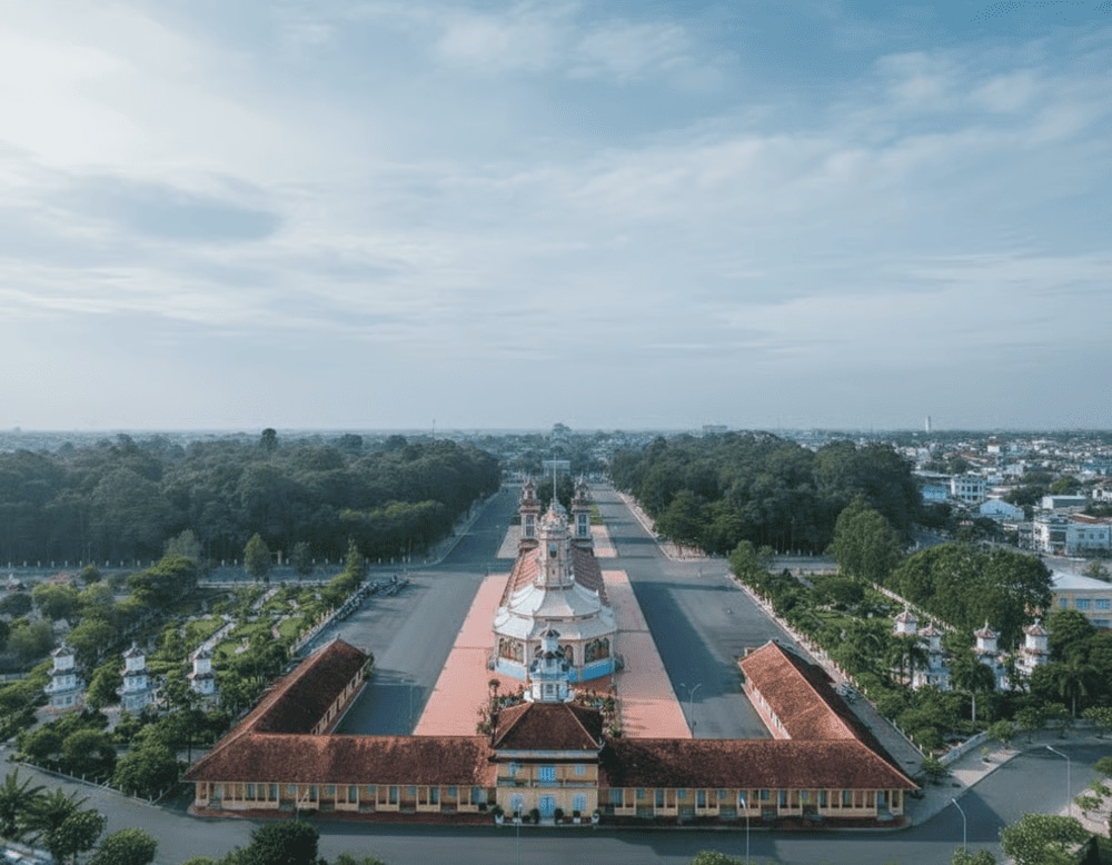 Toà Thánh Tây Ninh được xem là một kỳ quan kiến trúc của Đạo Cao Đài