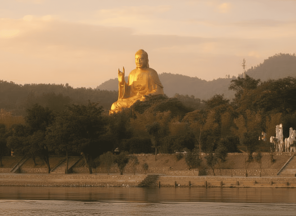 Chùa Thiêng Thác Vàng