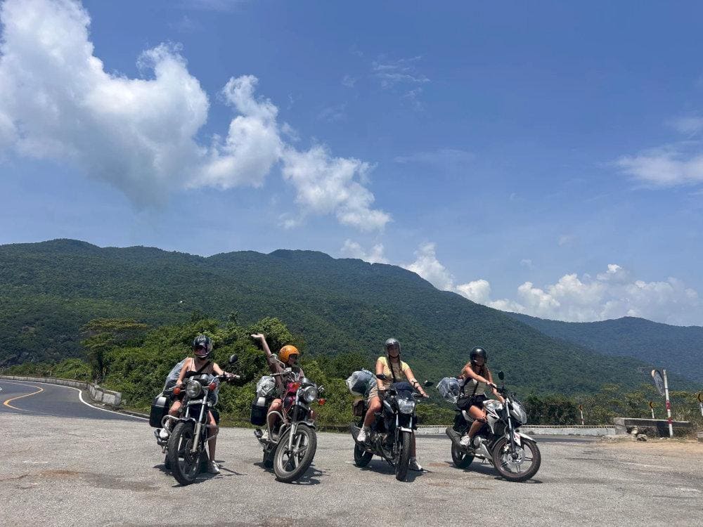 Hidden Land là lựa chọn của các du khách đam mê phượt đường dài