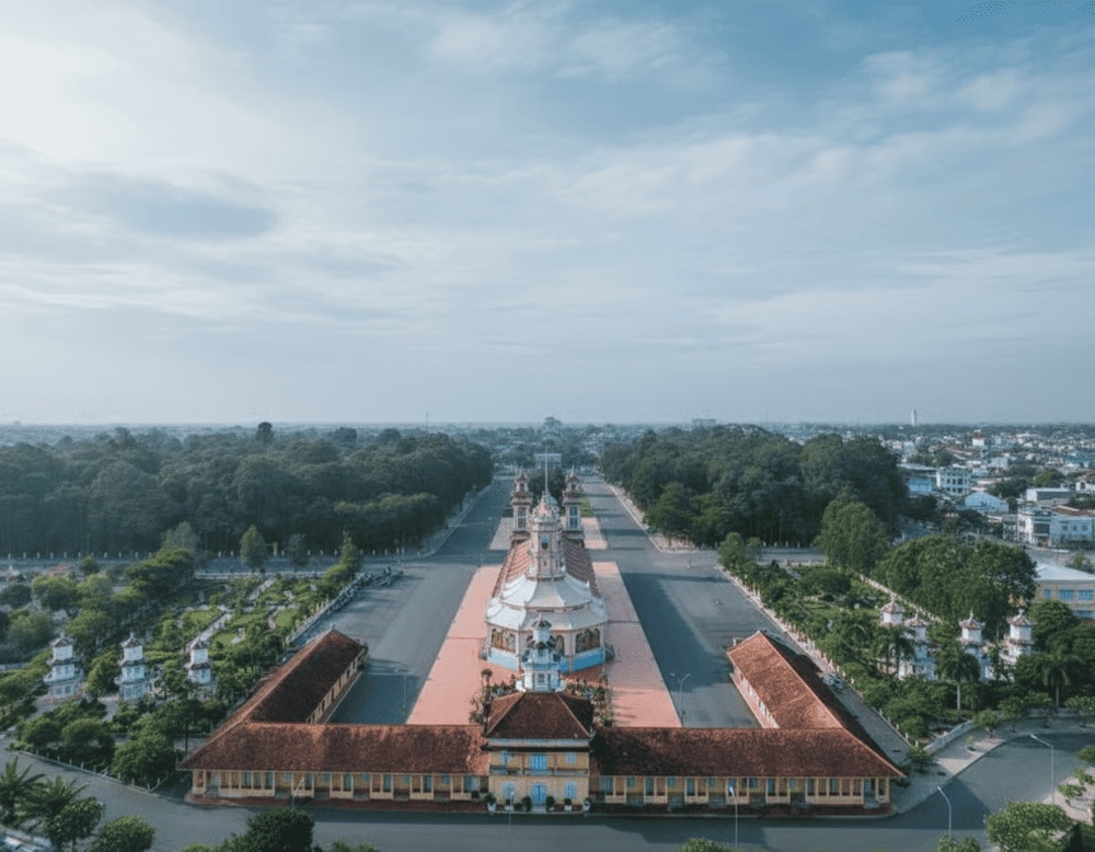 Toàn bộ khuôn viên Tòa Thánh Tây Ninh nhìn từ trên cao