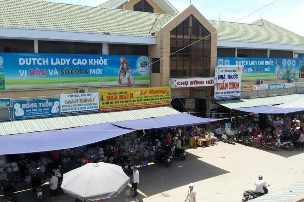 Chợ Đồng Hới là một địa điểm bán hải sản tươi ngon, giá rẻ tại Quảng Bình.