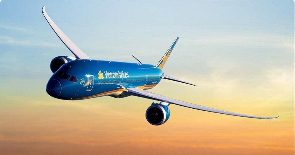 Tại các thành phố khác Hà Nội bạn đi máy bay bay thẳng đến Hà Nội, sau đó di chuyển đến rừng Cúc Phương. (Nguồn: Vietnam Airlines)