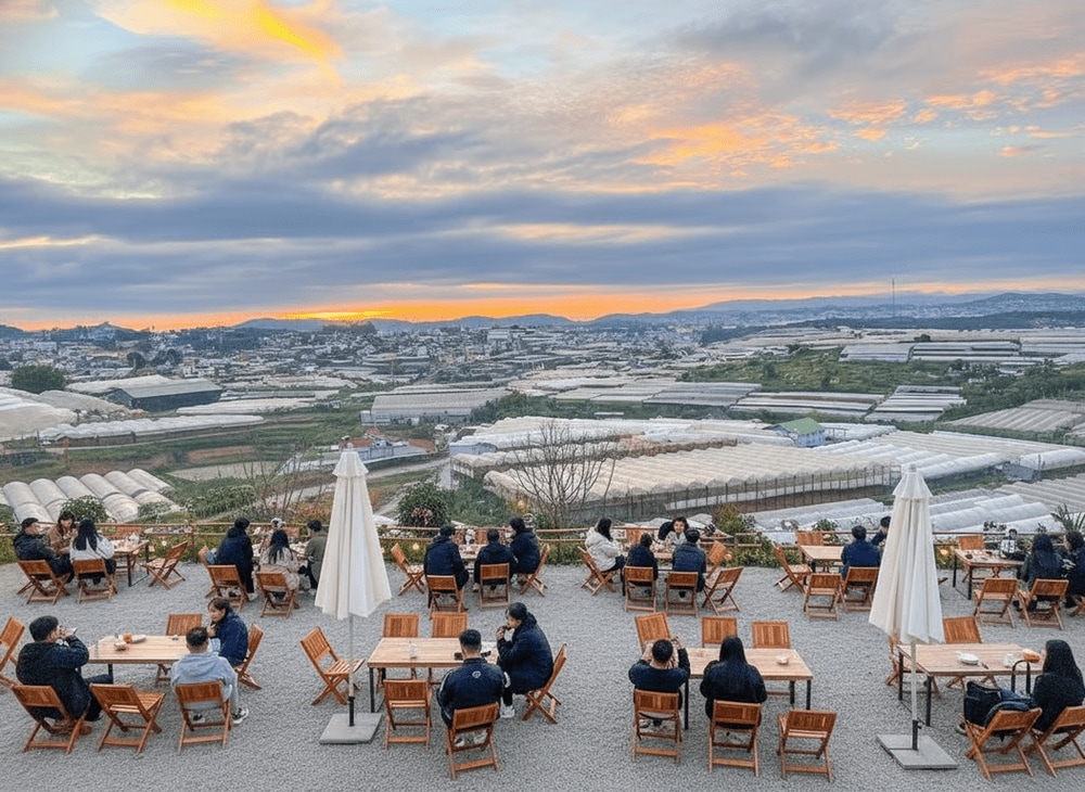 Không gian quán cà phê xóm Lèo với tầm nhìn hướng thung lũng cực mê