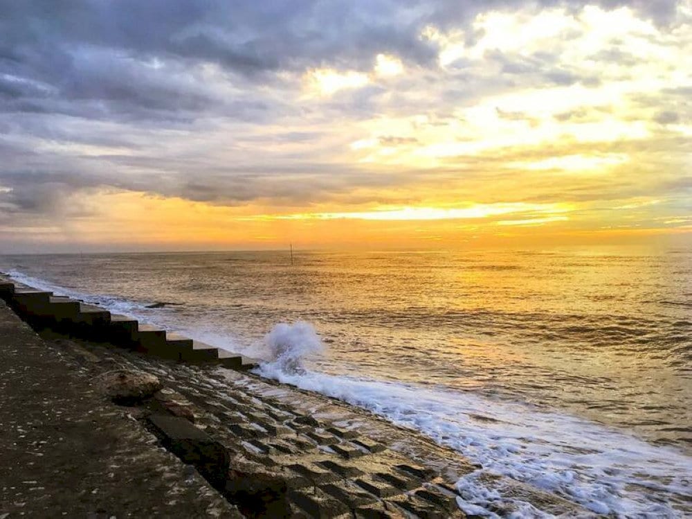Thinh Long Beach boasts the gentle beauty of a quiet coastline