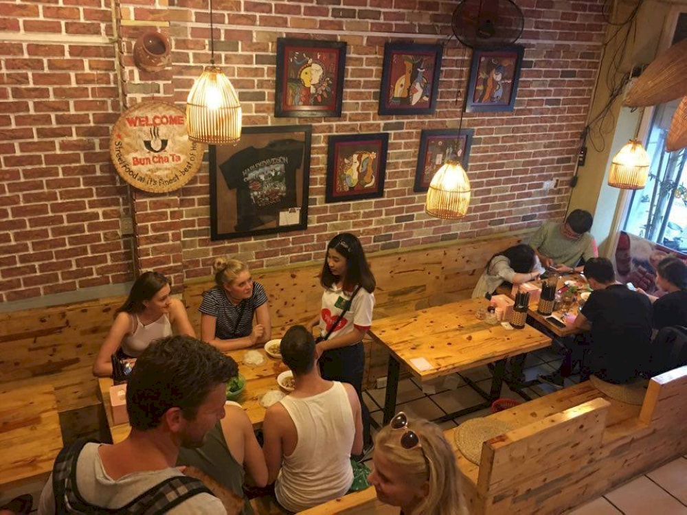 Bun Cha Ta is a restaurant for guests who prefer to dine in an elegant indoor setting