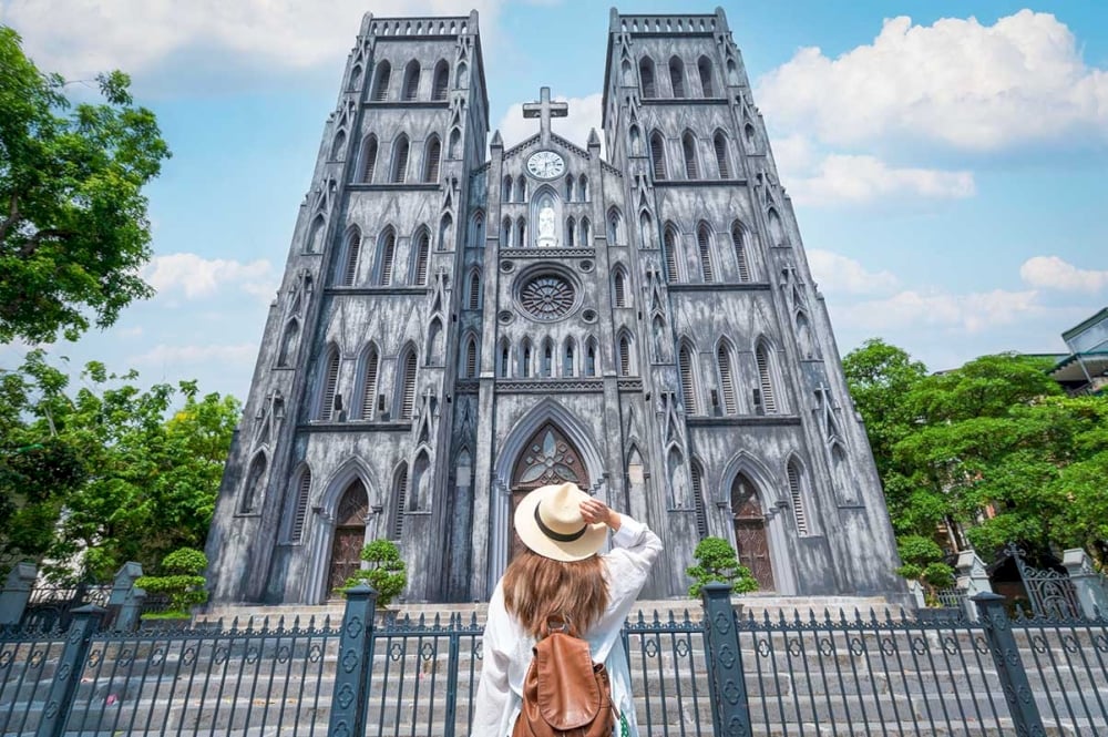 An unique architectural picture, bearing a strong Gothic imprint