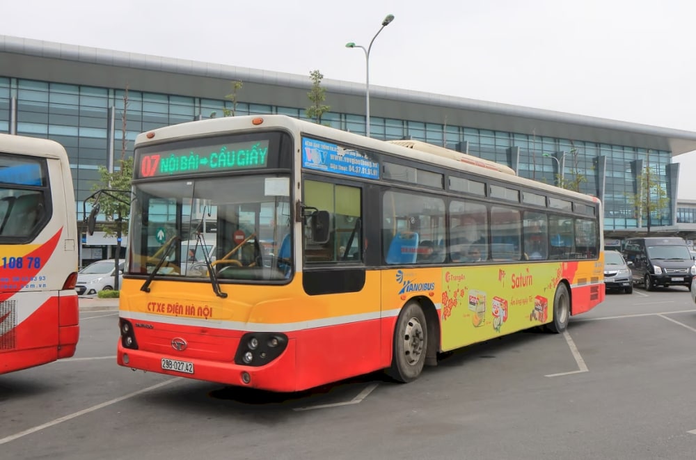 There are several bus stops located near the Hanoi Opera House