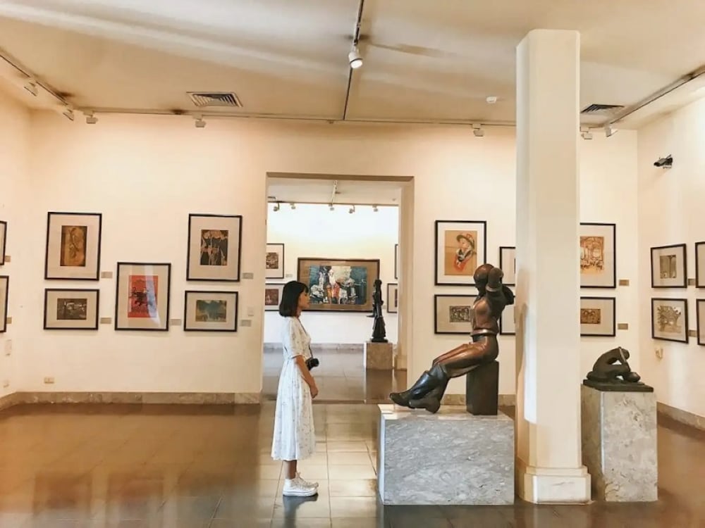 Keep quiet while visiting National Museum of Fine Arts Hanoi
