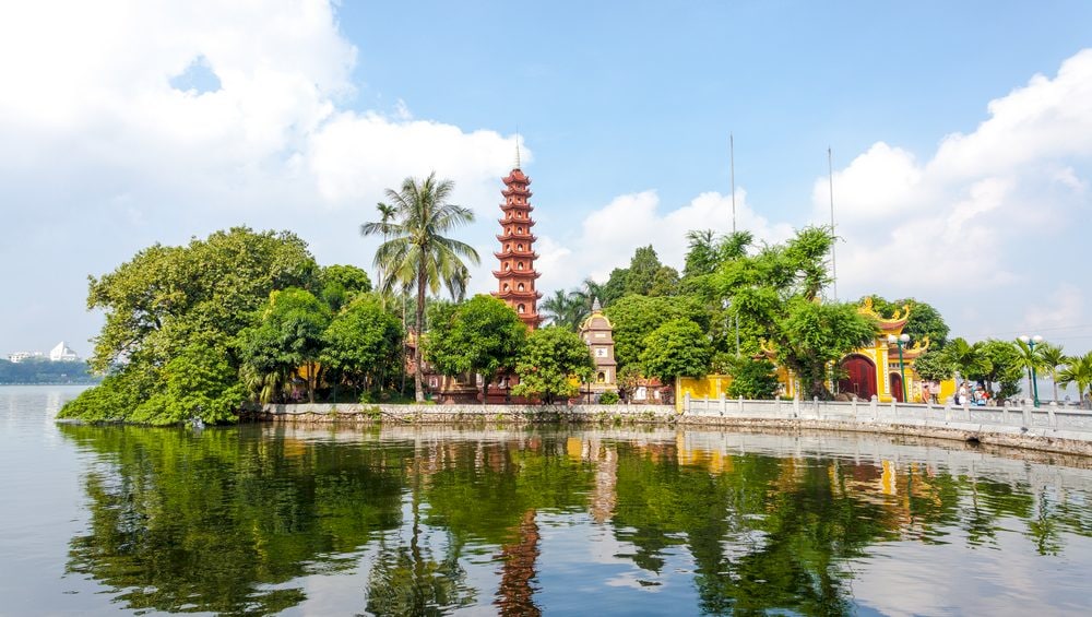 The oldest Buddhist temple in Hanoi, Tran Quoc Pagoda