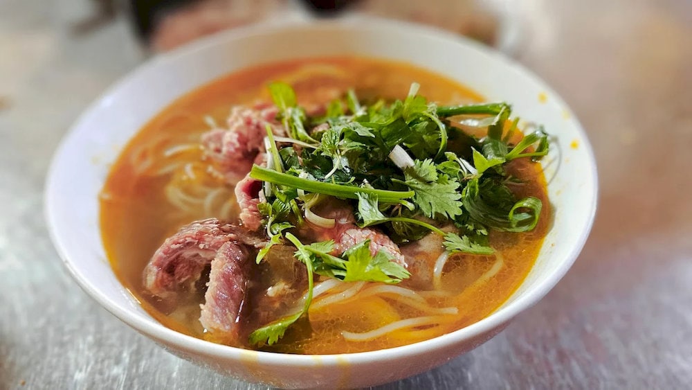 Delicious bun bo with an affordable price