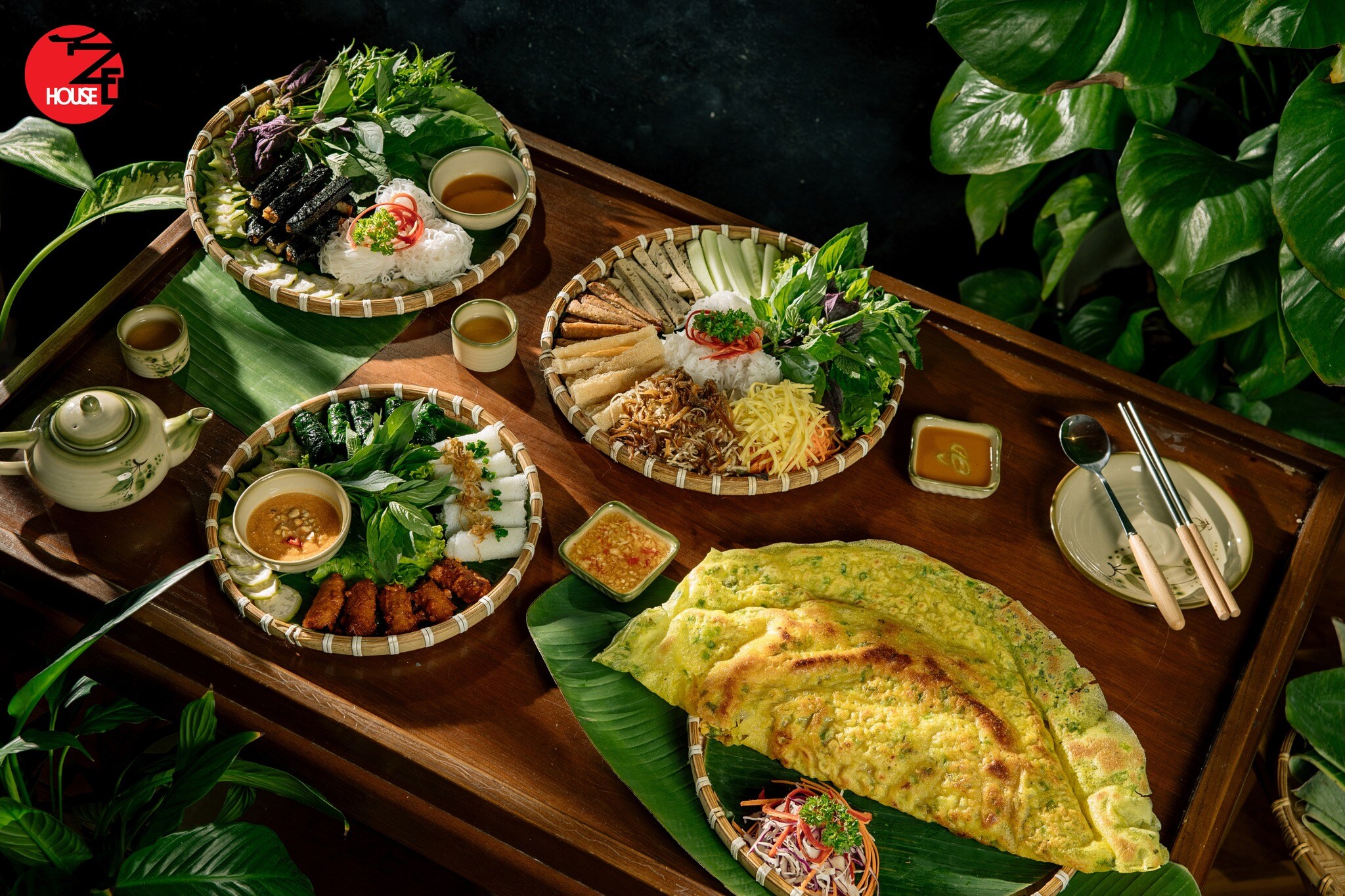 The balanced vegan menu includes standout items like mushroom hotpot, spicy mushroom fried rice, veggie tempura, and Zenhouse spring rolls