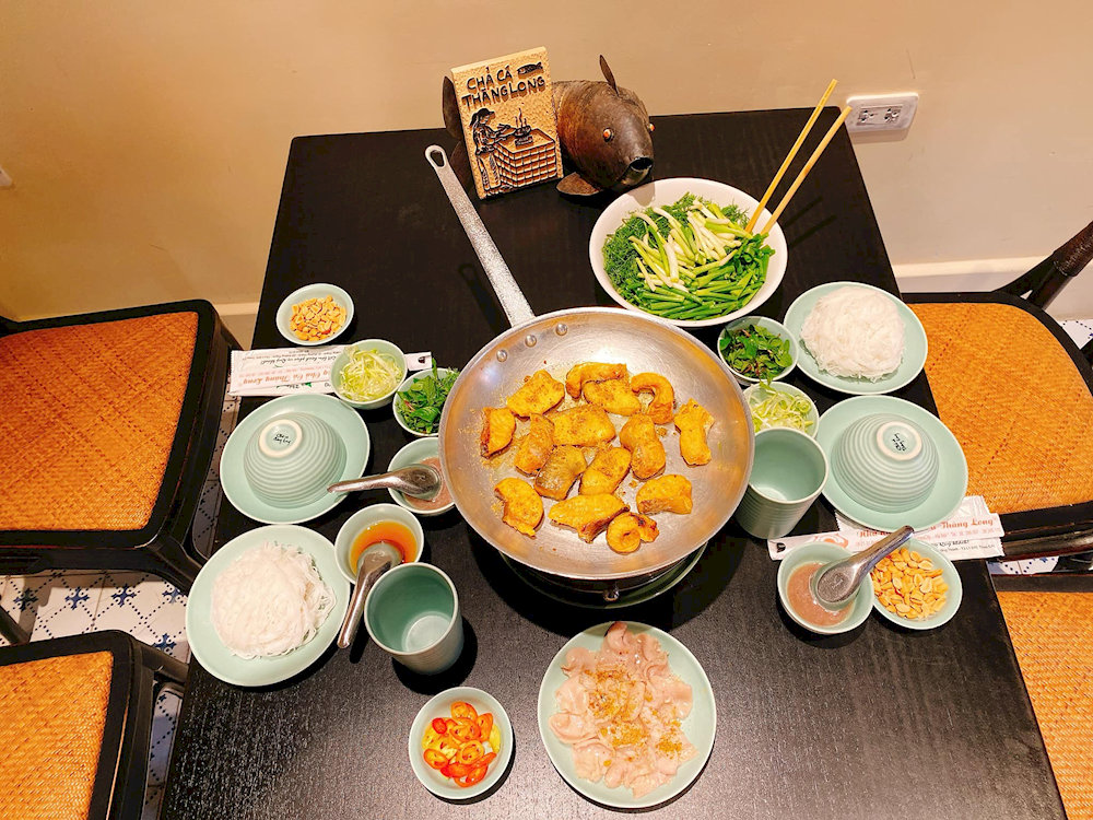 A full set includes all the classic accompaniments, with attention to detail in both flavor and presentation