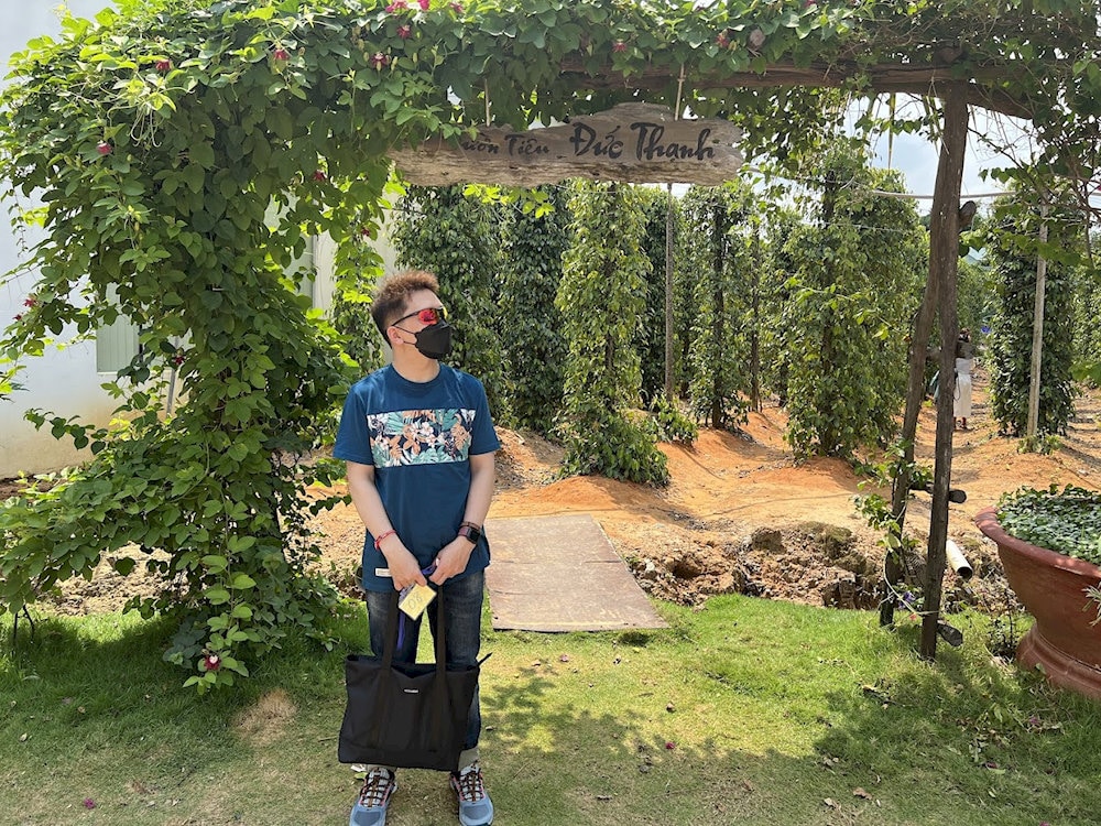 Visitors can freely take check-in photos at Duc Thanh Pepper Farm without any fee