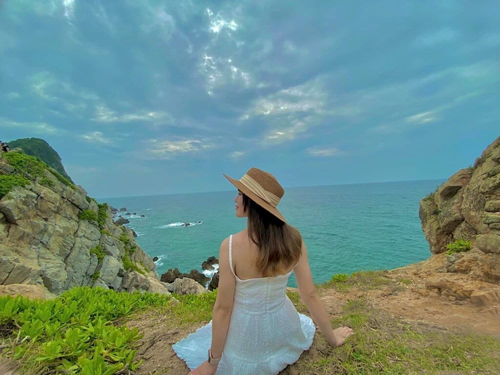 For those who want to immerse themselves in the natural beauty of Quan Lan without distractions, Got Beach is a hidden treasure