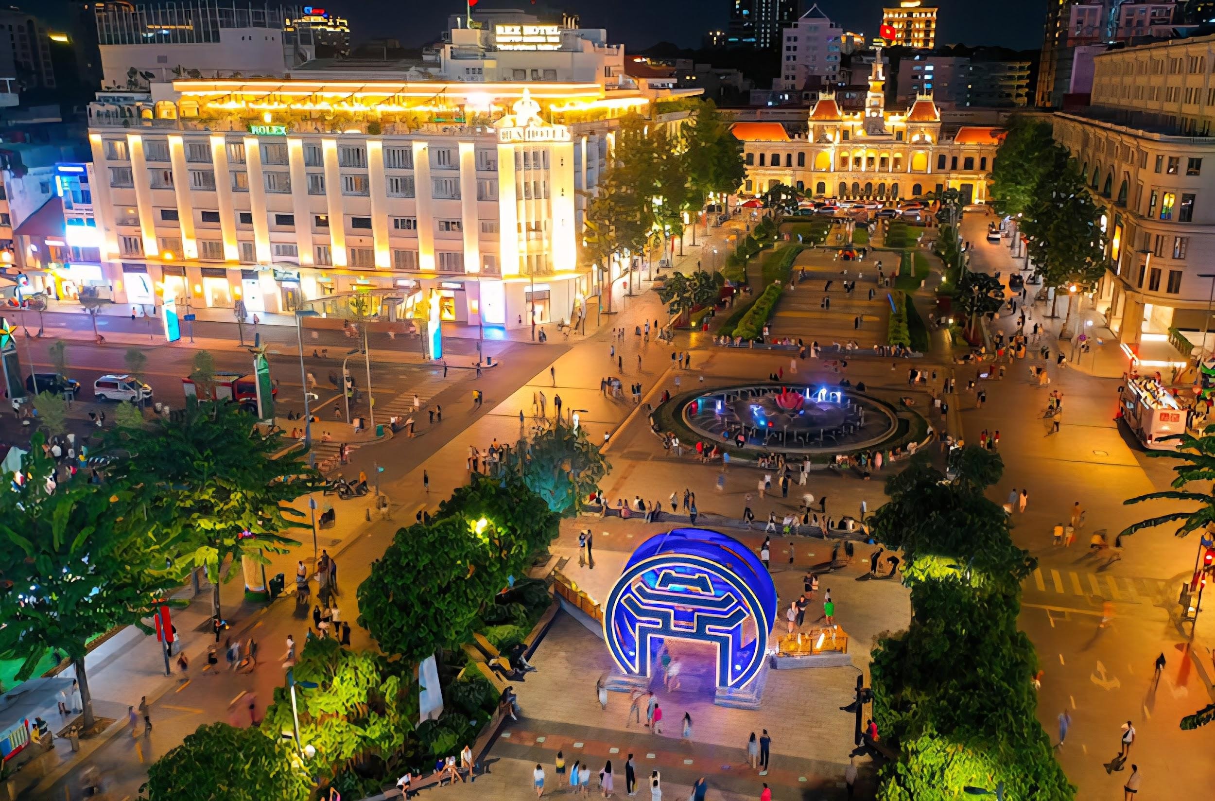 Phố đi bộ Nguyễn Huệ 