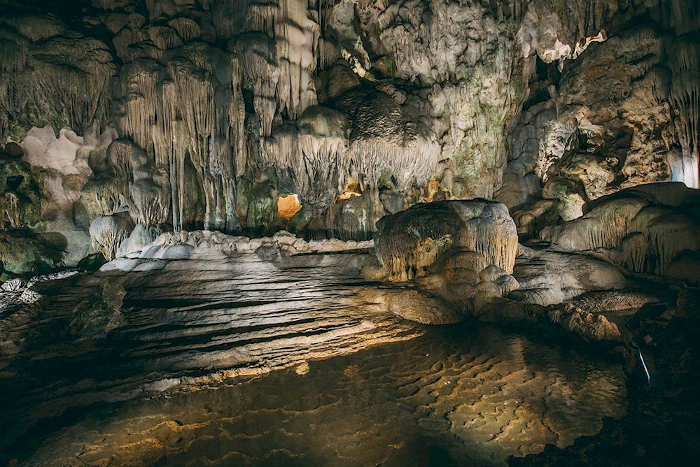 The formations here look like mythical beings and animals, creating a lively and joyful atmosphere 