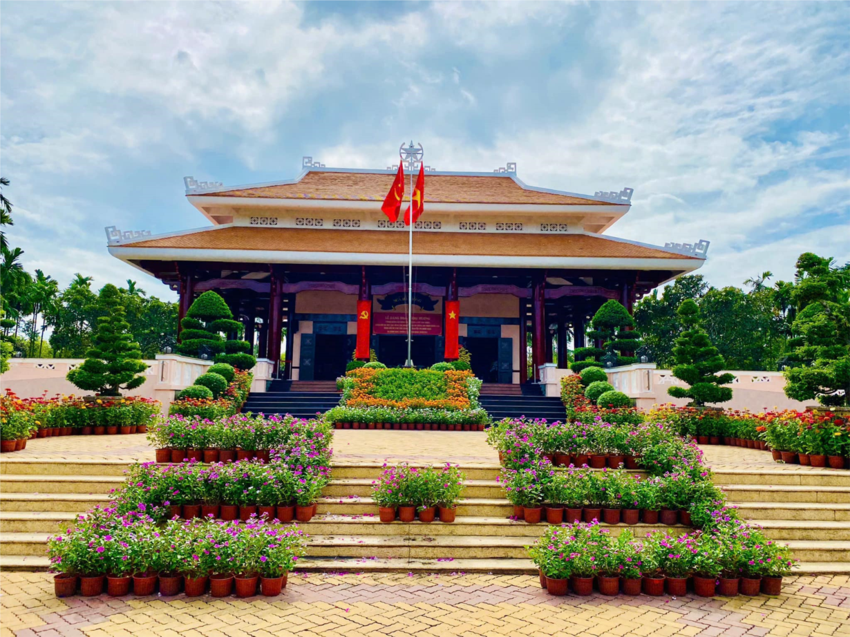 The location is ideal for those seeking to learn more about Vietnam's history