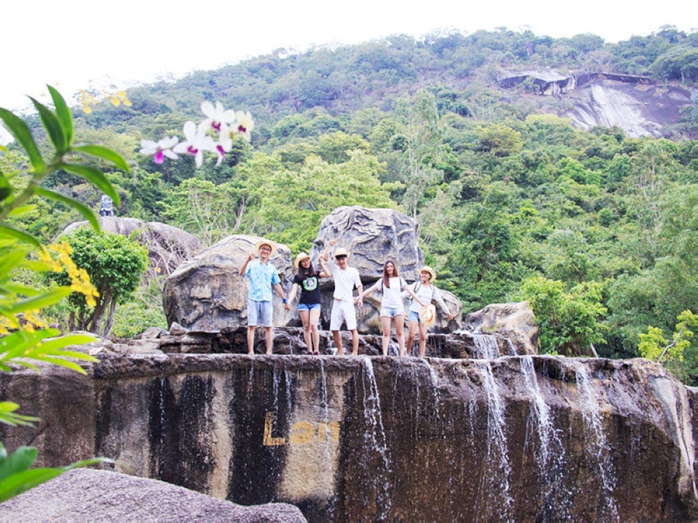 The picturesque scenery at Hoa Lan Stream