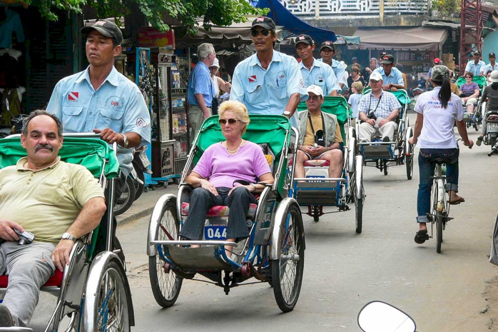 a-cyclo-ride-through-the-charming-streets.jpg