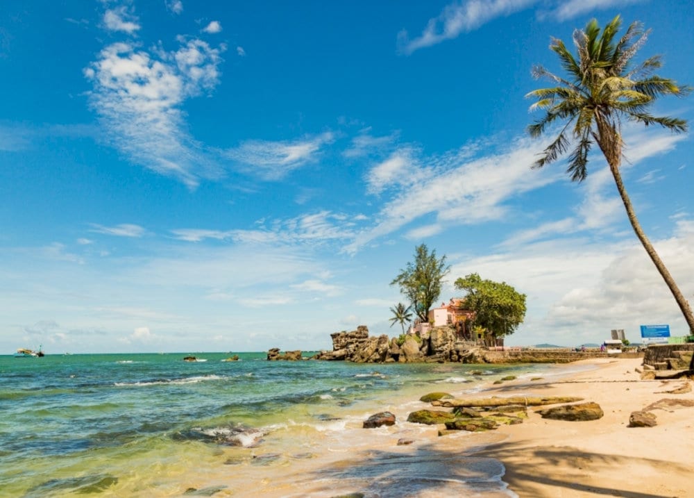 Cau Shrine is a must - visit spot in Phu Quoc