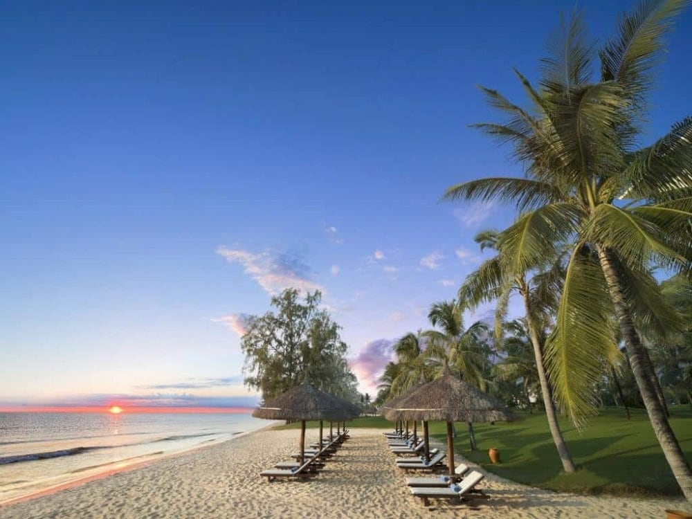 Thom Beach is located quite far from the center of Phu Quoc, so it remains largely untouched