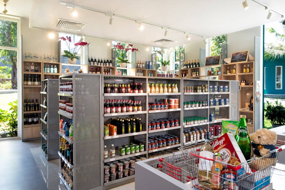 Souvenir shops at hotels or airport terminals are a bit expensive but perfect for quick, stress-free last-minute buys 