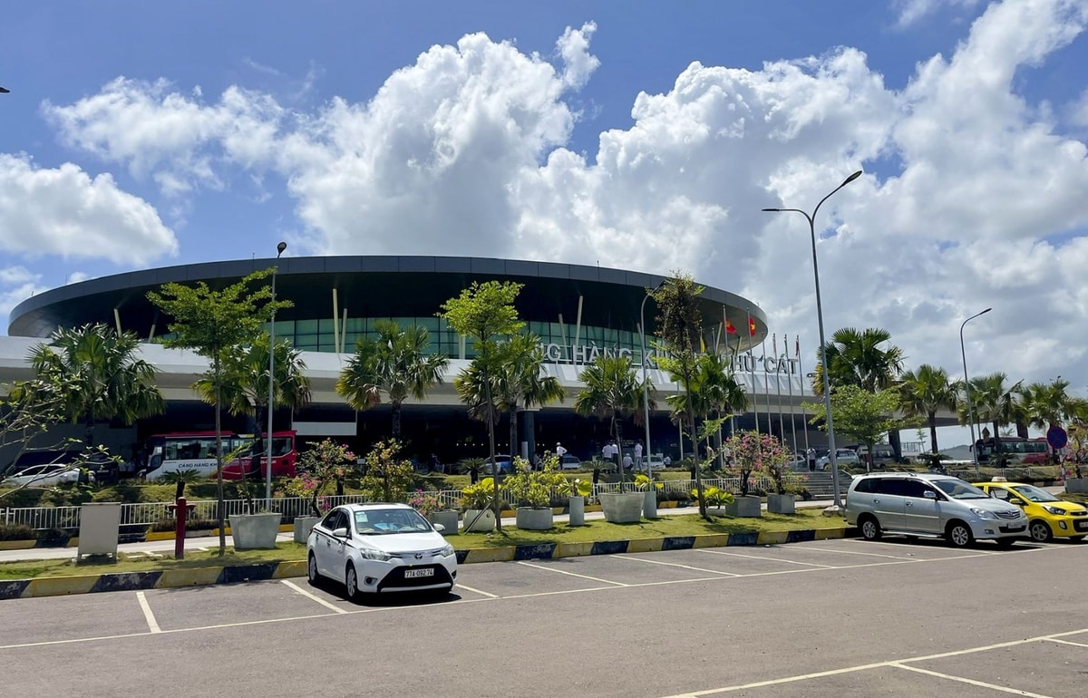 Sân bay Phù Cát là một trong những sân bay nhộn nhịp nhất khu vực Duyên hải Nam Trung Bộ