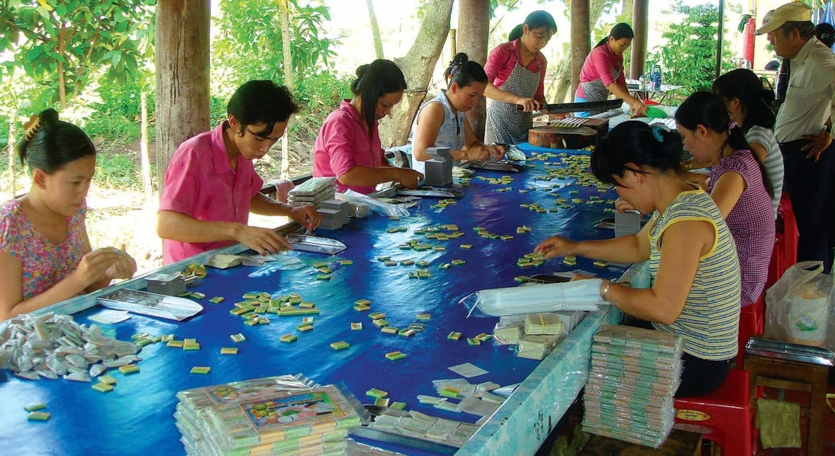 Lò kẹo dừa truyền thống 