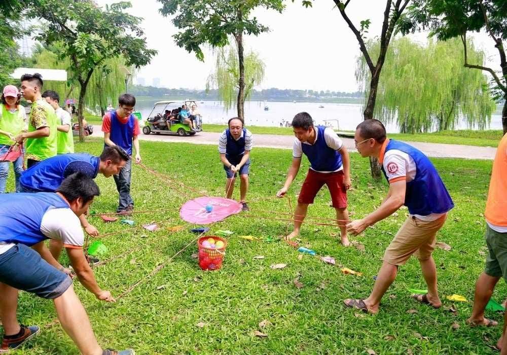 Nhiều hoạt động team building được tổ chức tại công viên Yên Sở