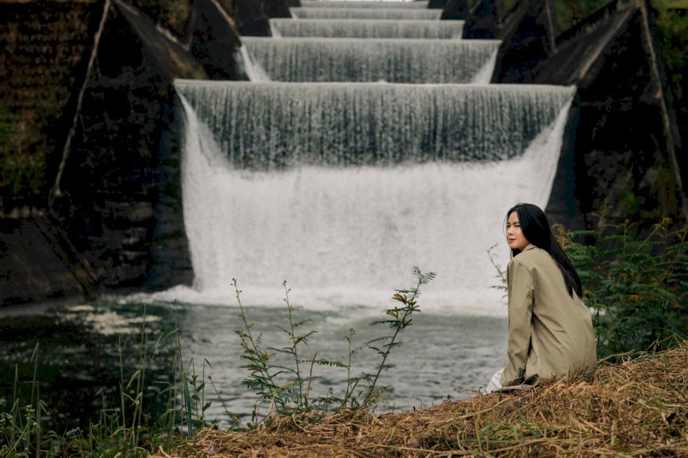 Chụp ảnh tại đập tràn Hồ Tuyền Lâm