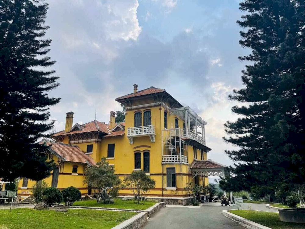 Du khách có thể tham quan Cung Nam Phương Hoàng Hậu