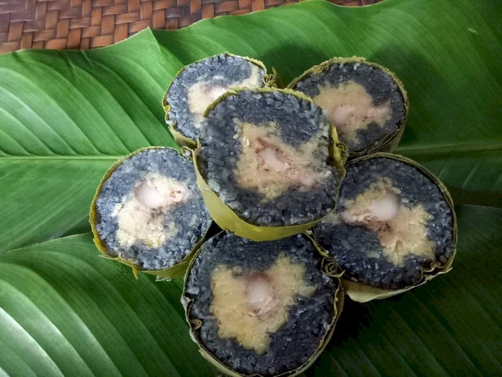 Bánh chưng đen Mường Lò 