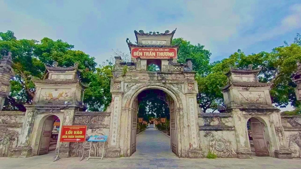 Đền Trần Thương là địa điểm tâm linh nổi tiếng