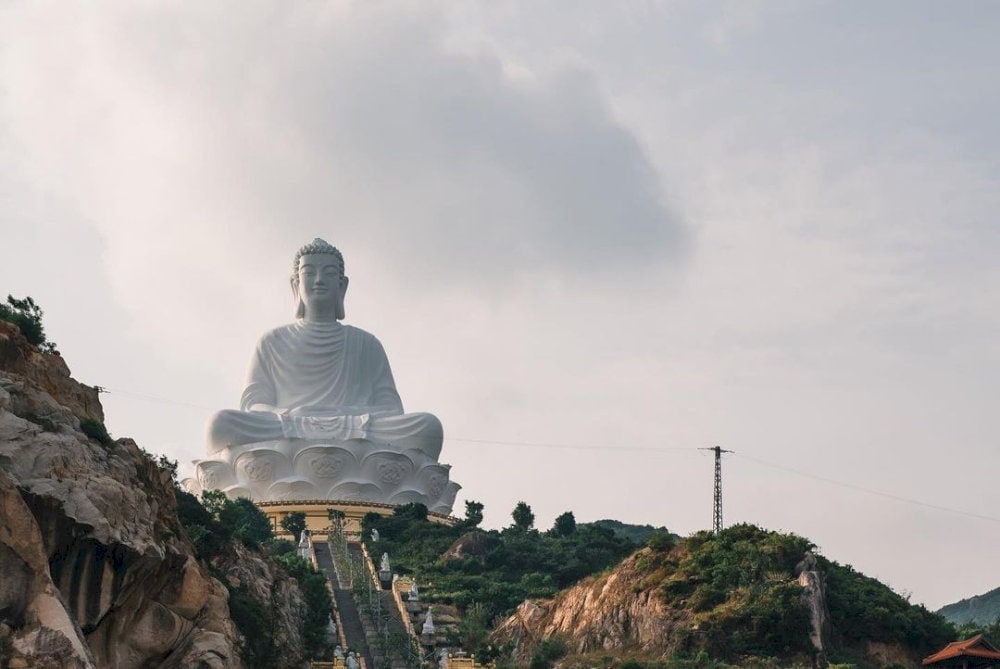 Tượng Phật khổng lồ