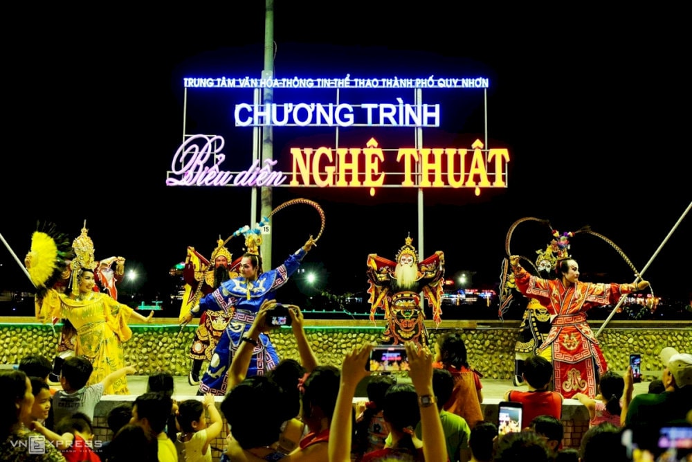 Chương trình biểu diễn nghệ thuật dân gian