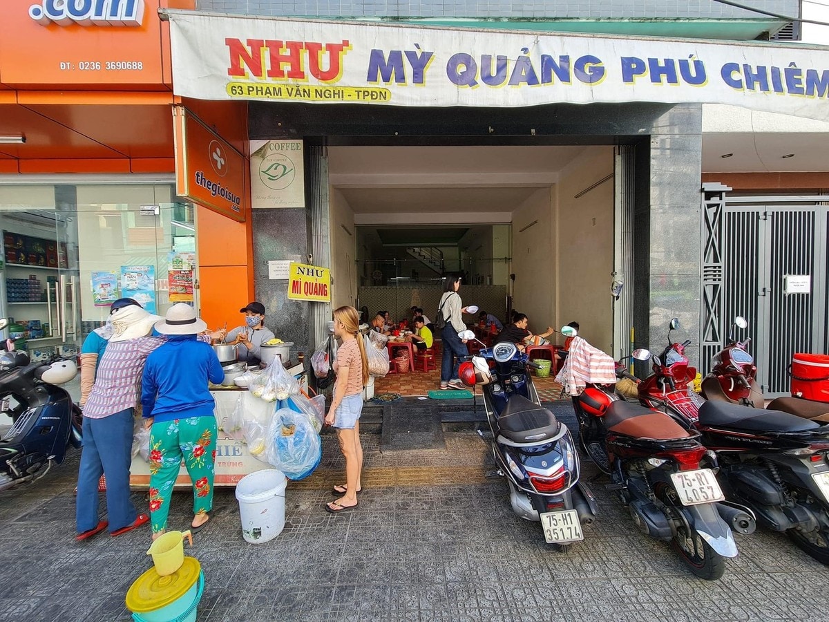 mi-quang-nhu-is-a-popular-go-to-for-delicious-yet-affordable-mi-quang_1.jpg