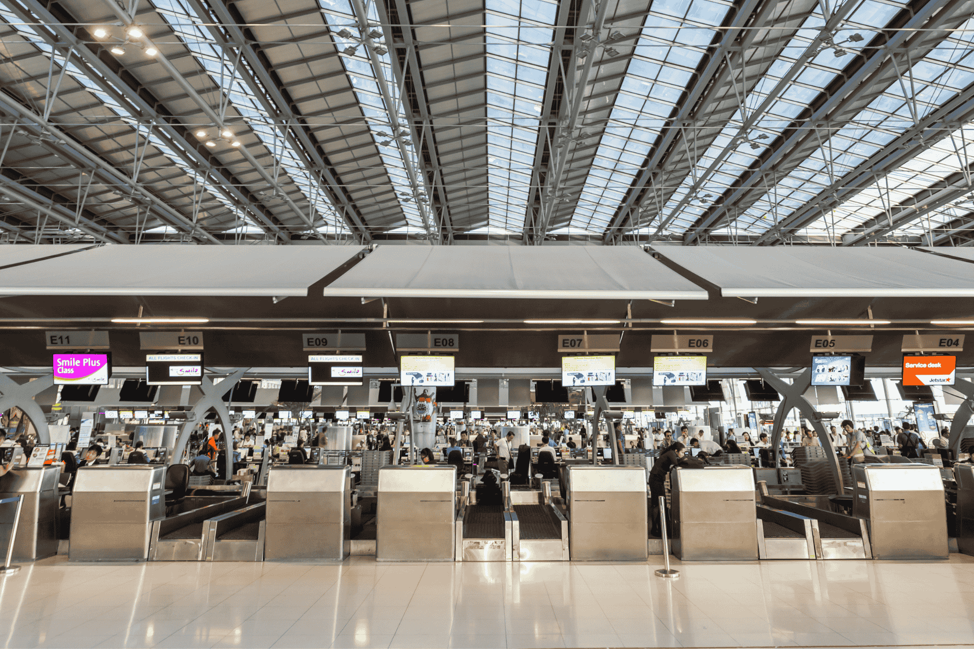 Hành khách nên thu xếp đi sớm và kiểm tra kỹ thông tin chuyến bay trước khi khởi hành. 